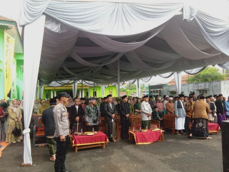 Polsek Kawali Hadiri dan Beri Pengamanan Haul Al Mukarram KH. Idi Kholidi Bin Suminta ke XI