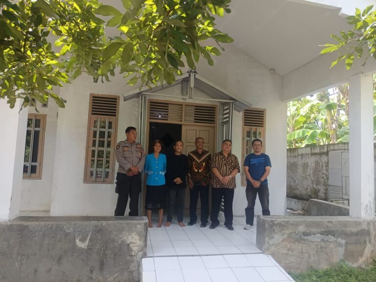 Berikan Rasa Aman, Polsek Lakbok Polres Ciamis Bersiaga di Gereja Panthekosta Sidaharja