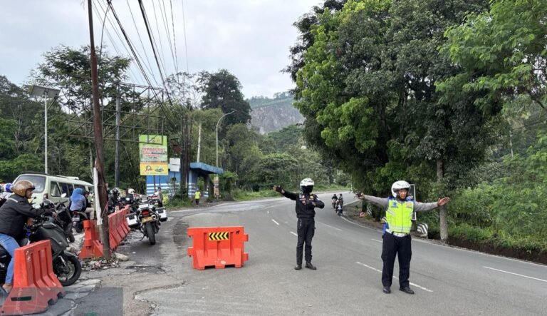 Arus Lalu Lintas Meningkat, Polres Garut Laksanakan Enam Kali One Way pada Long Weekend