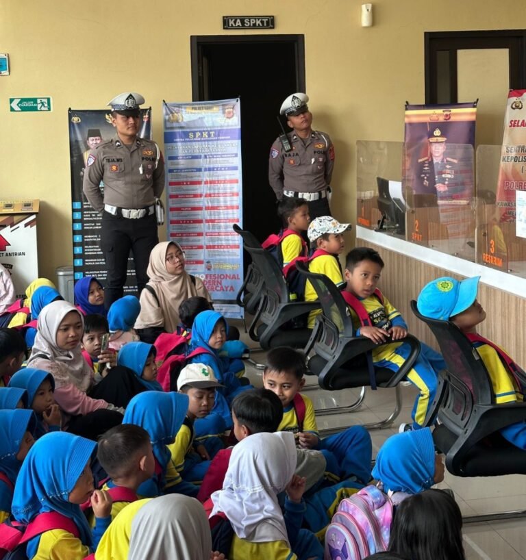 Satlantas Polres Garut Gelar Kegiatan “Polisi Sahabat Anak” Bersama TK Persis Rancabango