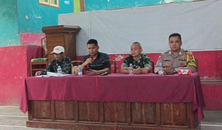 Polsek Cikoneng Ikuti Musdes Pembentukan Koperasi Merah Putih di Desa Sindangsari