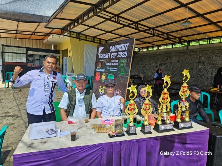 Ajang Silaturahmi dan Kompetisi Sepak Bola, Yang Digelar Di Lapangan Mini Soccer Desa Bunisari.