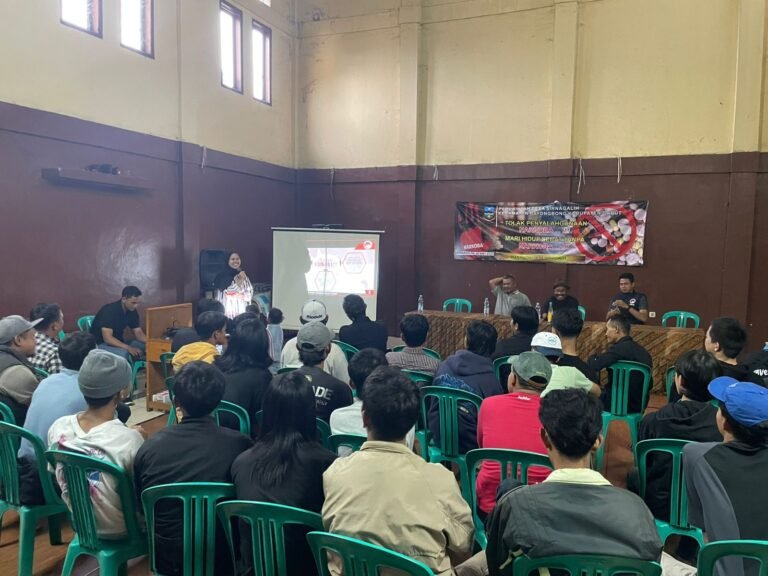 Satresnarkoba Polres Garut Gelar Sosialisasi Bahaya Narkoba di Desa Sirnagalih