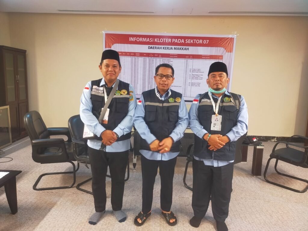 Petugas Kloter 09 KNO Koordinasi ke Sektor 7 Perihal Kartu Nusuk