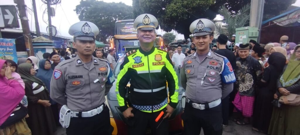 Polsek Limbangan Laksanakan Pengawalan Keberangkatan Jemaah Haji Kloter 51