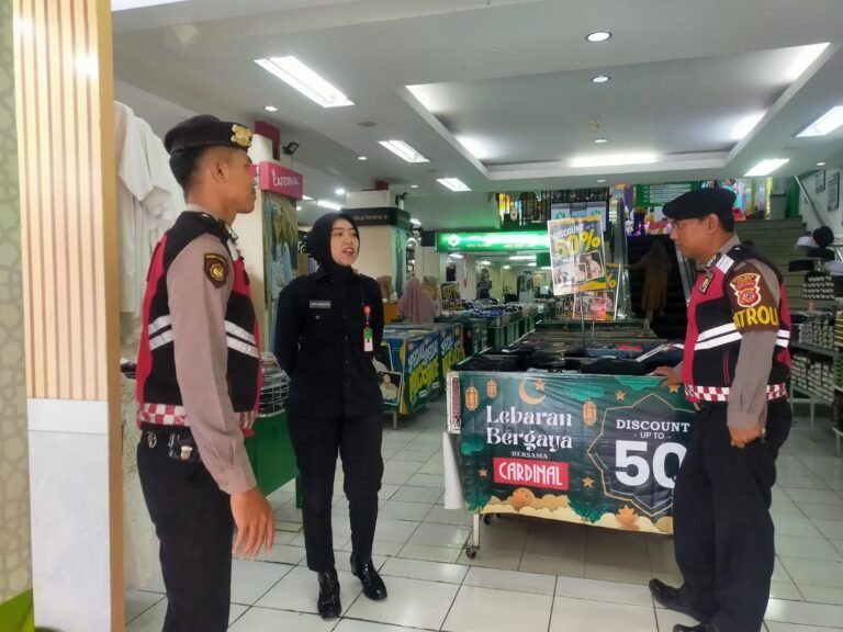 Patroli Dialogis Sat Samapta Polres Ciamis Tingkatkan Rasa Aman Masyarakat di Tengah Aktivitas Publik