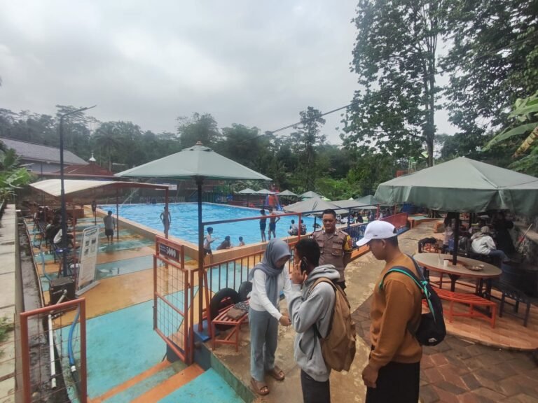 Polsek Cipaku Tingkatkan Patroli Dialogis di Objek Wisata, Wujudkan Rasa Aman bagi Pengunjung