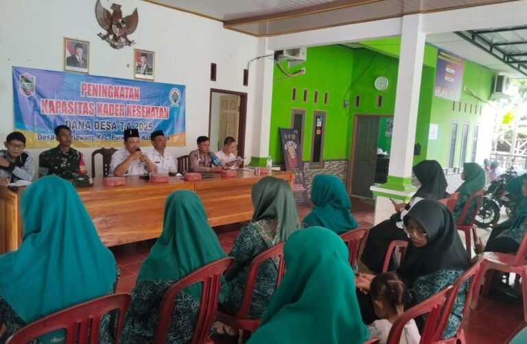Perkuat Sinergitas, Polsek Lakbok Polres Ciamis Hadiri Peningkatan Kapasitas Kader Kesehatan Pasirlawang