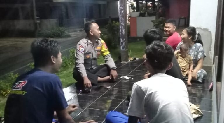 Perkuat Sinergitas, Polsek Sukadana Polres Ciamis Koorkom Kamtibmas Bareng Warga Desa Sukadana