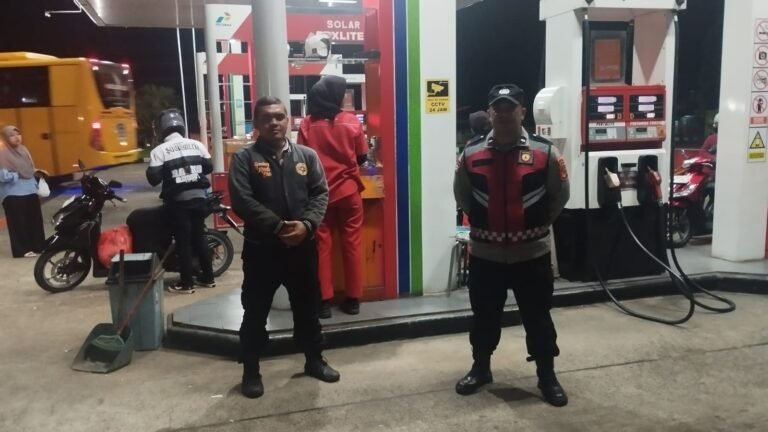 Berikan Rasa Aman di Malam Hari, Polsek Cijeungjing Polres Ciamis Intens Patroli Biru