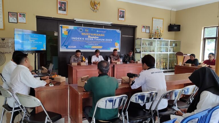 Perkuat Kolaborasi Pembangunan Desa, Bhabinkamtibmas Hadiri Musyawarah Pengesahan Indeks Desa 2025 di Dewasari