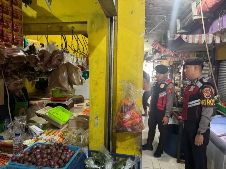 Pastikan Ketersediaan Bahan Pokok Jelang Idul Adha, Polres Ciamis Cek ke Pasar Imbanagara