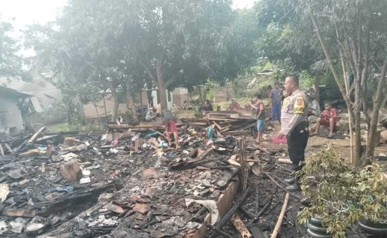 Polsek Cibalong Sigap Tangani Kebakaran Rumah, Tidak Ada Korban Jiwa