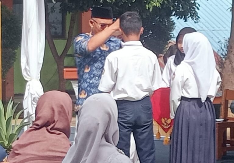 Happi Graduation Angkatan 10 SMPN 2 Cigedug: Momen Penuh Haru dan Bahagia