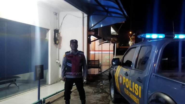 Polsek Cihaurbeuti Polres Ciamis Patroli Biru Antisipasi Gangguan Kamtinmas di Masyarakat