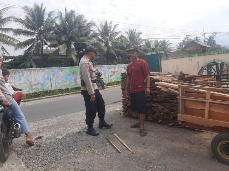 Polsek Cikoneng Koorkom Kamtibmas ke Warga di Gunungcupu Wujudkan Kondusifitas Wilayah
