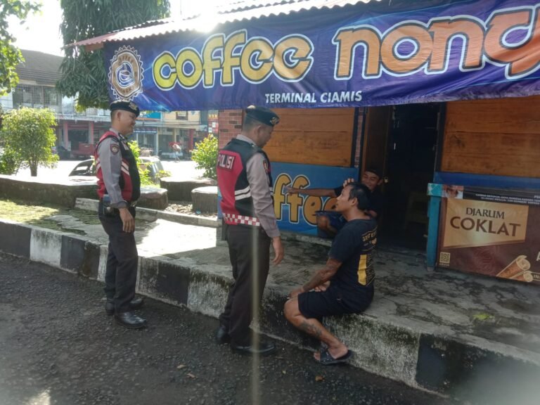 Berantas Aksi Premanisme, Sat Samapta Polres Ciamis Turun ke Jalan Datangi Supir Angkot