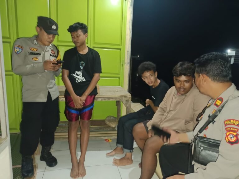 Dukung Kebijakan Pemerintah, Polsek Lakbok Polres Ciamis Patroli Sasar Remaja Beraktifitas Malam