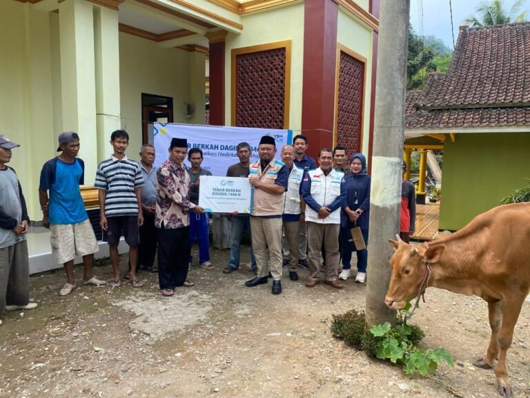 Sambut Perayaan Idul Adha, PLN Tasikmalaya Bersama YBM Hadirkan Kebahagiaan Melalui Program Tebar Berkah Daging