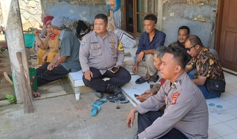 Polsek Cisaga Ajak Warga Perkuat Sinergi Jaga Kamtibmas Lewat Sambang dan Himbauan Langsung