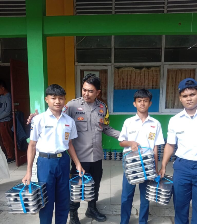 Polsek Leuwigoong Monitoring Pendistribusian Program Makan Bergizi Gratis