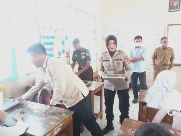 Kapolsek Kawali Hadiri Launching Program Makan Bergizi Gratis, Wujud Dukungan Polri di Kecamatan Lumbung