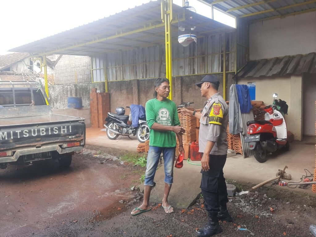 Perkuat Sinergitas, Polsek Cikoneng Polres Ciamis Koorkom ke Warga Desa Gunungcupu