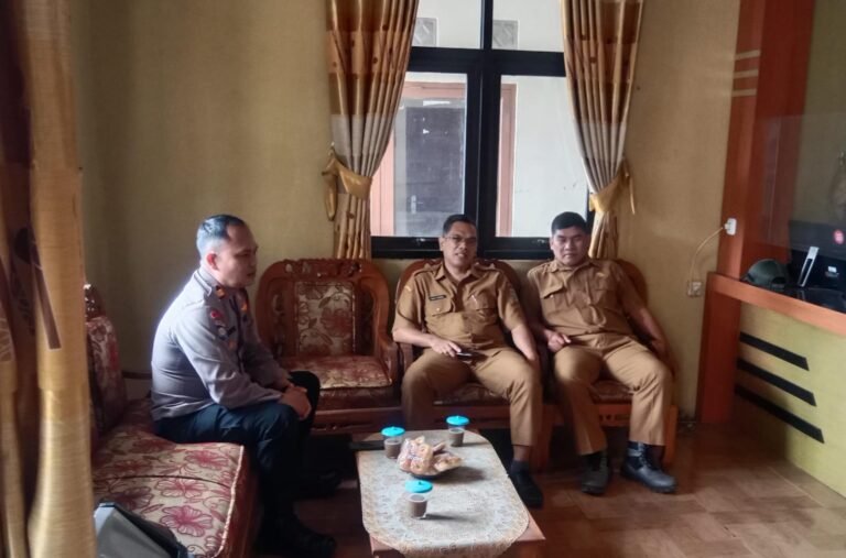 Perkuat Sinergi Demi Kamtibmas, Polsek Cikoneng Sambangi Perangkat Desa Budiasih