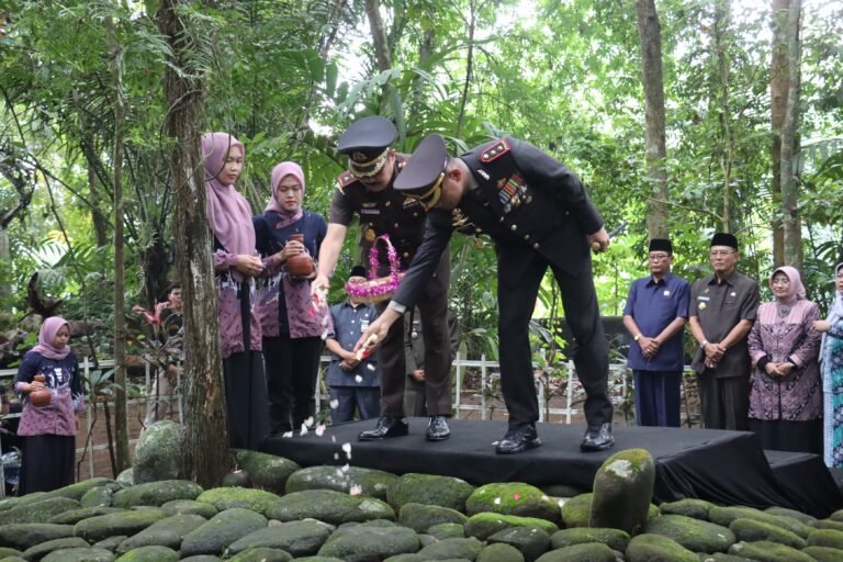 Jejak Sejarah dan Penghormatan: Bupati Ciamis Pimpin Ziarah ke Makam Leluhur Galuh