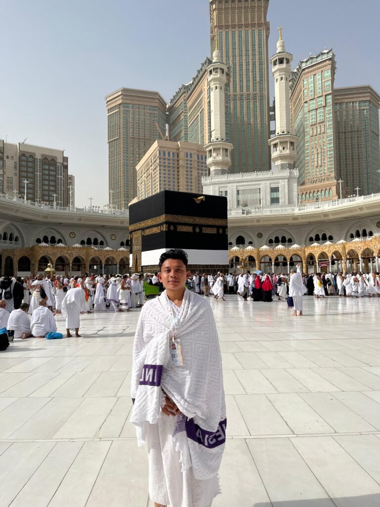 Cerita Unik Yazid, Jemaah Termuda Kloter 09 KNO, Dipermudah Jalankan Ibadah Haji Berkah Membantu Jemaah Lansia