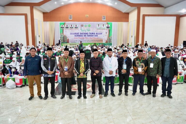 Kloter 3 Debarkasi Medan Tiba di Tanah Air, Ketua PPIH : Jaga Kemabruran haji