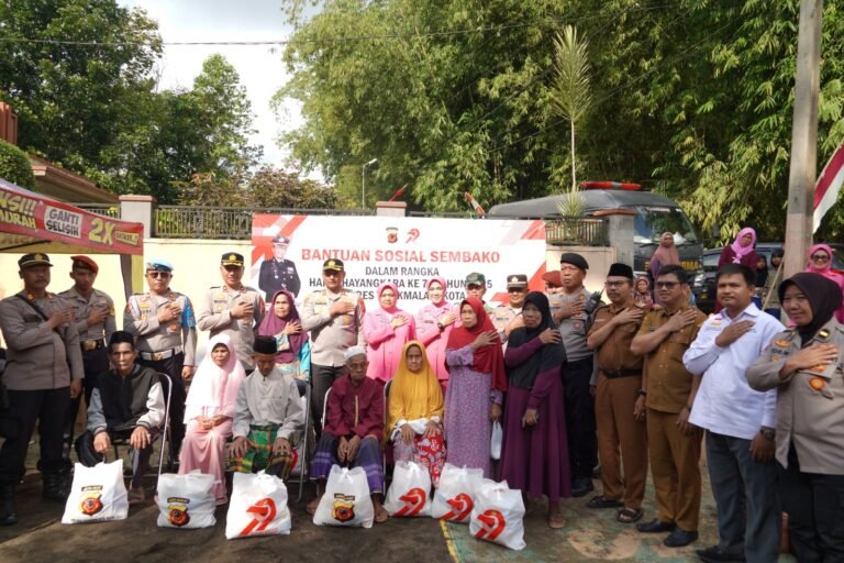Sentuhan Kepedulian Polri: Polres Tasikmalaya Kota Hadirkan Bakti Sosial di Tamansari