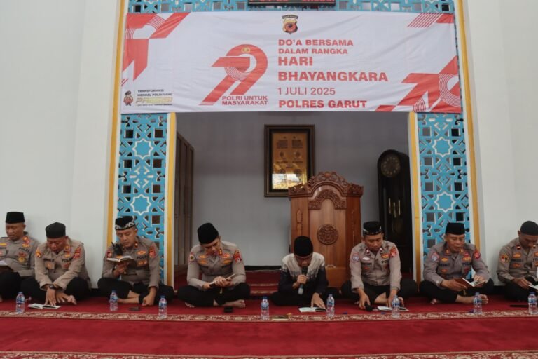 Polres Garut Gelar Dzikir dan Doa Bersama Sambut HUT Bhayangkara ke-79