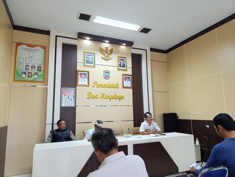 Perkuat Sinergi Tiga Pilar, Polsek Cikoneng Jalin Silaturahmi dengan Pemerintah Desa Margaluyu