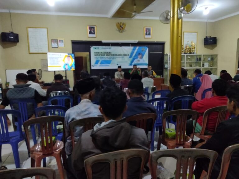 Polsek Cijeungjing Dukung Transparansi Dana Desa, Bhabinkamtibmas Sosialisasikan Kamtibmas dan Aturan Jam Malam Pelajar