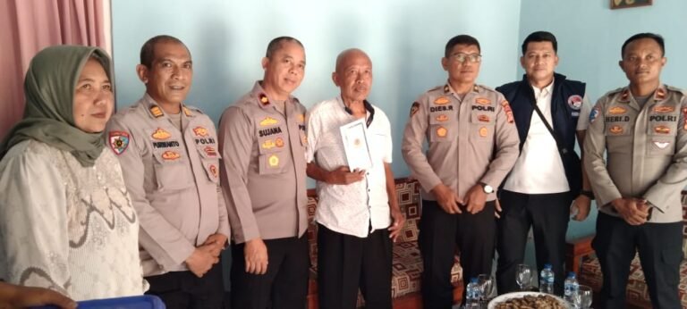 Perkuat Silaturahmi, Wakapolres Ciamis Anjangsana ke Purnawirawan di Desa Citereup