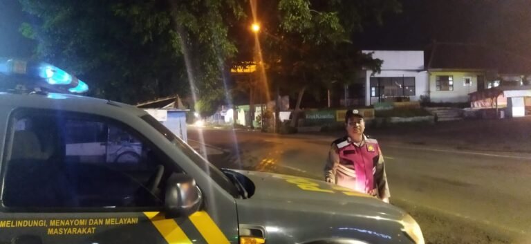 Polsek Cihaurbeuti Polres Ciamis Patroli Biru Antisipasi Gangguan Kamtinmas di Masyarakat