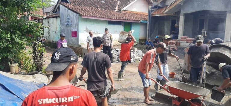 Polsek Cisaga Kawal Transparansi Pembangunan Desa, Warga Apresiasi Kehadiran Polisi dalam Monitoring Rabat Beton