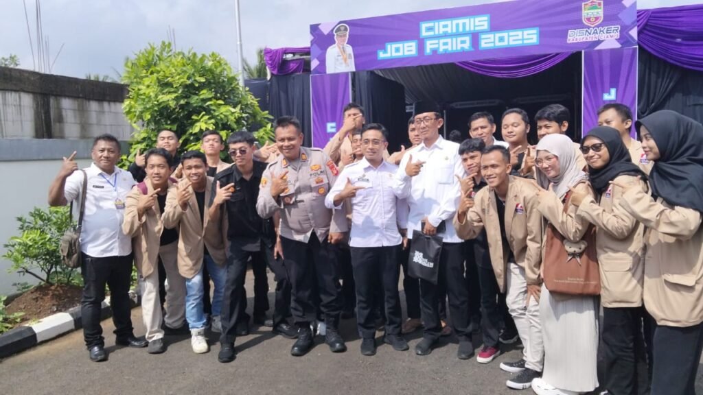 PEPATAH MANIS dan Job Fair Meriahkan Hari Jadi Ciamis ke-383: Polres Ciamis Hadirkan Layanan SKCK, SIM dan Samsat Keliling