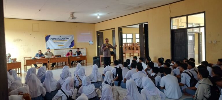 Polsek Banjarsari Polres Ciamis Datangi SMK Muhammadiyah Banjarsari Binluh Bahaya Narkoba