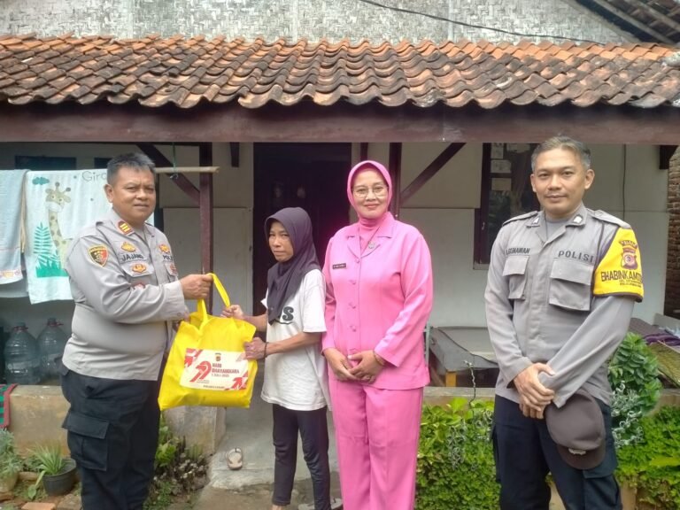 Polsek Panumbangan Gelar Baksos Pembagian Sembako dalam Rangka Hari Bhayangkara ke-79, Wujud Kepedulian Dalam Pengabdian Polri