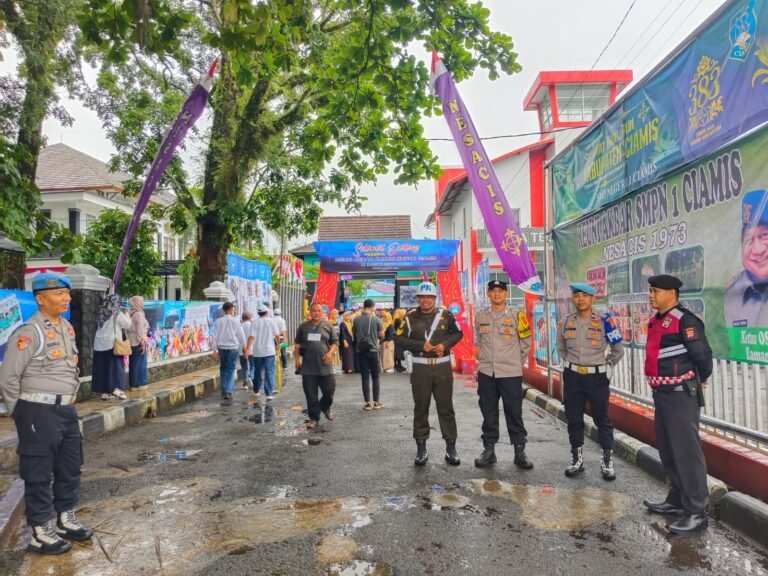 Polres Ciamis Hadir dan Beri Pengamanan Reuni Akbar Alumni SMP Negeri 1 Ciamis