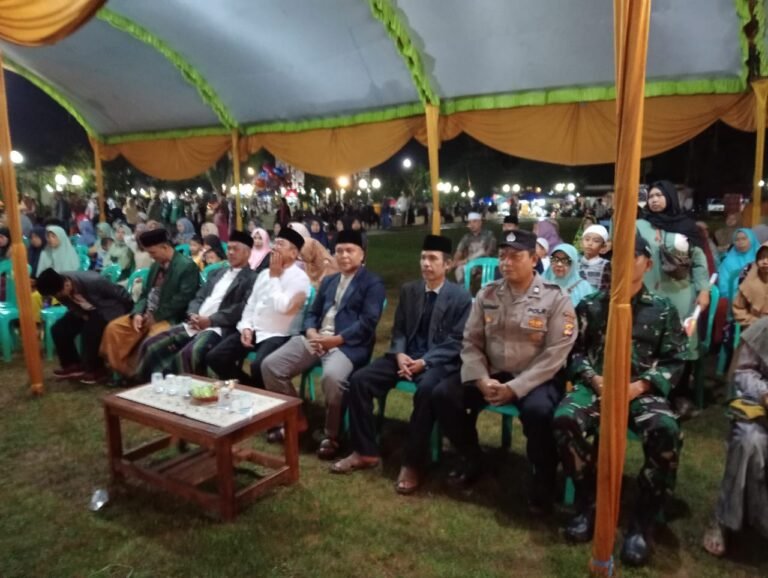 Polsek Sukadana Polres Ciamis Ikuti Pawai Obor 1 Muharram 1447 H di Kecamatan Sukadana