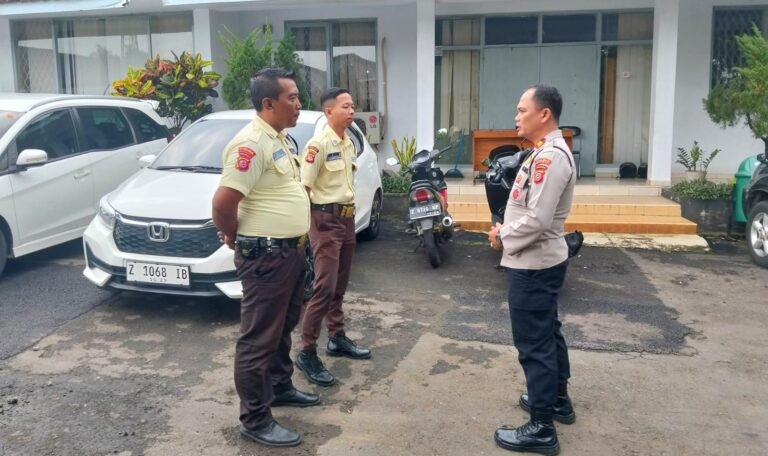 Polsek Cikoneng Perkuat Sinergitas dengan Satpam UPTD Jabar melalui Binkamsa dan Silaturahmi Kamtibmas
