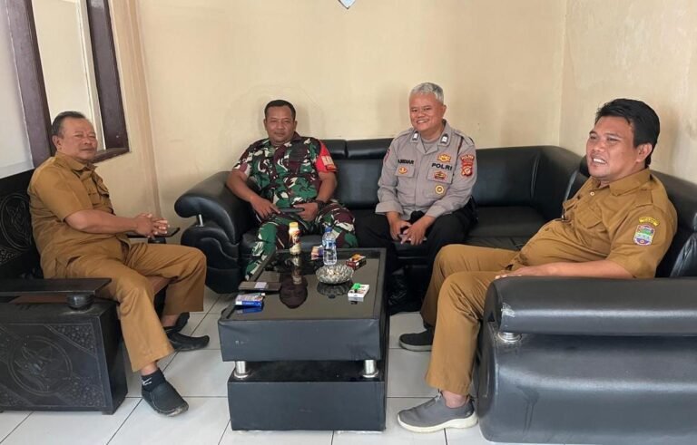 Pererat Sinergi dan Jaga Stabilitas Wilayah, Polsek Kawali Lakukan Sambang Korkom ke Desa Citereup