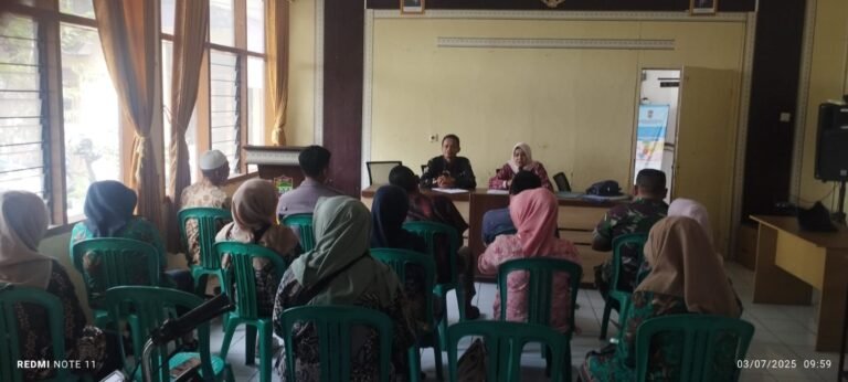 Polri Aktif Dukung Pemberdayaan Masyarakat, Bhabinkamtibmas Hadiri Pertemuan Pokja Kampung KB di Kelurahan Cigembor