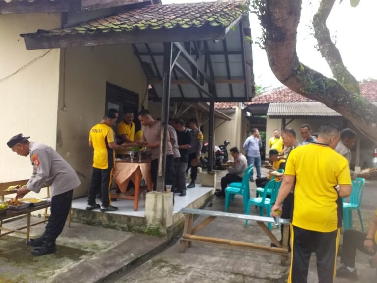 Momen Hari Bhayangkara ke-79, Polsek Ciamis Adakan Syukuran
