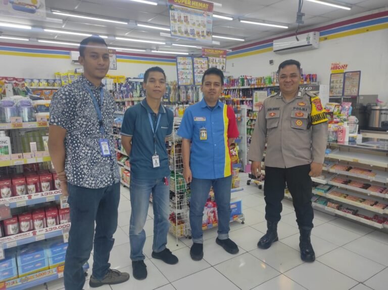 Perkuat Sinergitas, Polsek Cikoneng Polres Ciamis Koorkom Sektor Perdagangan ke Minimarket Sindangsari