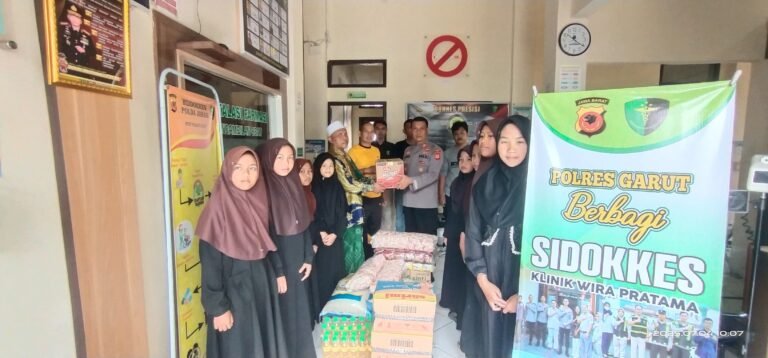 Sidokkes Polres Garut Gelar Jum’at Berkah Berbagi Bersama Ponpes Asyifa Leuwigoong