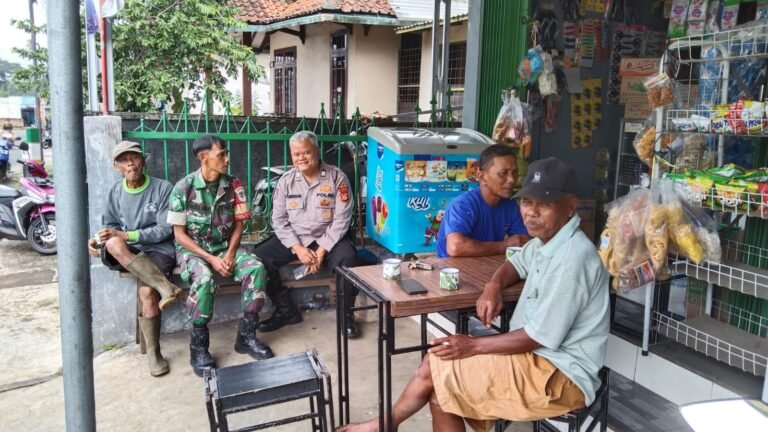 Perkuat Sinergi Tiga Pilar, Polsek Kawali Ajak Warga Desa Winduraja Wujudkan Kamtibmas dan Dukung Program Pemerintah